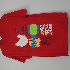 New without tag Gildan Woodstock poster tshirt red medium
